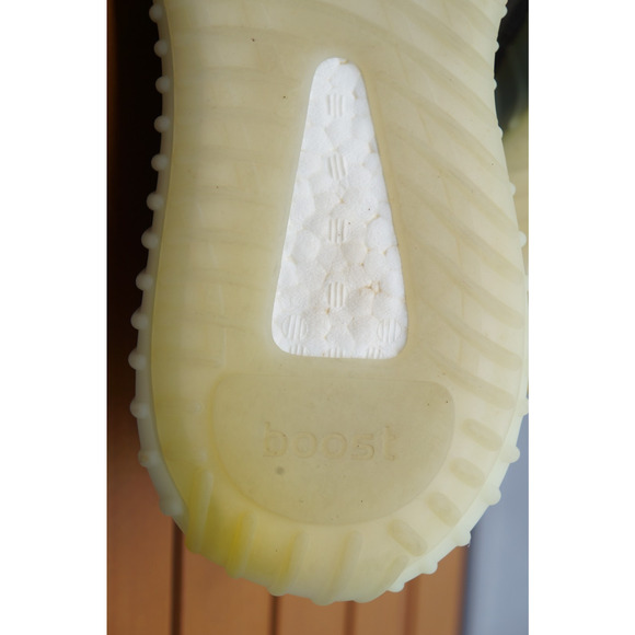 Adidas Yeezy Boost 350 V2 Size 9 Blue Tint/Gray/High Risk Red 2017 main image 4